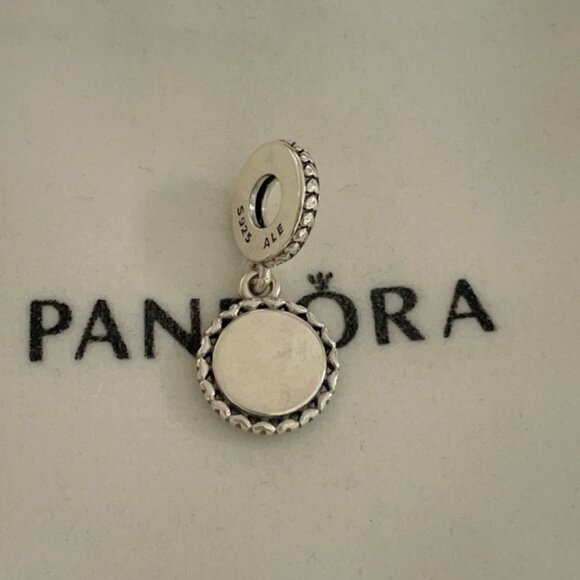 Authentic Pandora Canadian Winter Mitts Dangle Charm - Picture 2 of 4